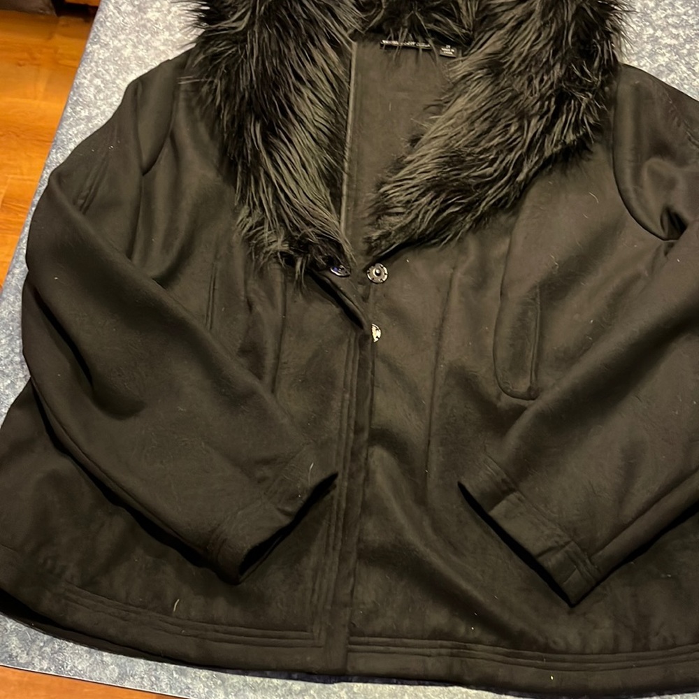 Pamela Dennis private client group-2x-black jacket w/ faux fur collar